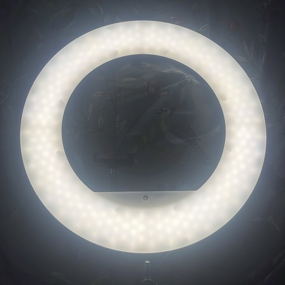 Professional Ring Light for Hair and makeup videos. In perfect condition. - Picture 4 of 5